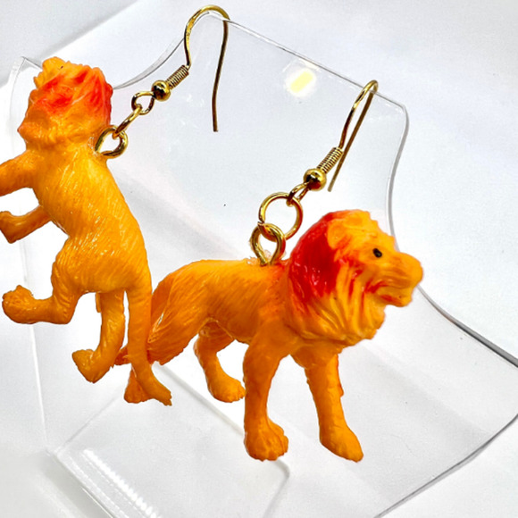 Lion Earrings - Animal Earrings - Zoo Earrings - Teacher Earrings - Picture 7 of 9